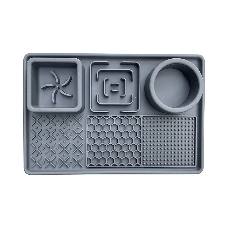 Bite-resistant silicone lick mat