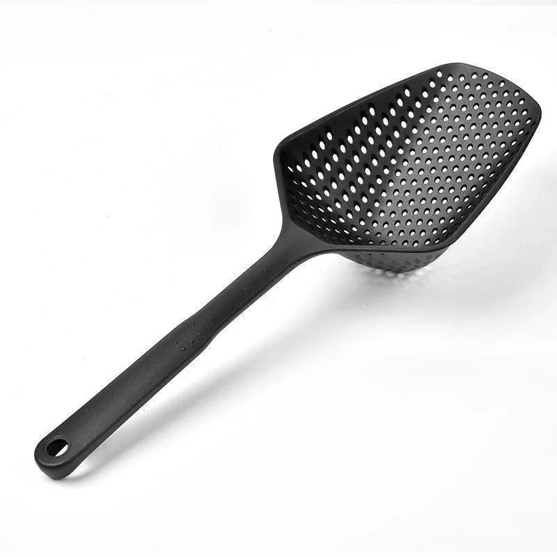 Slotted spoon for draining pasta and dumplings