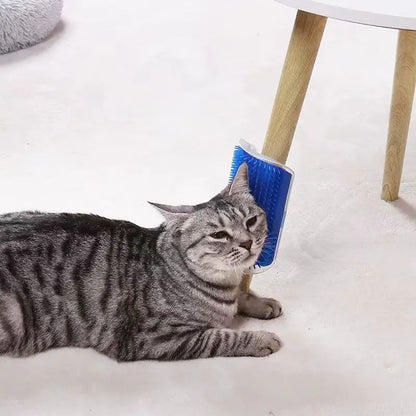 Self-grooming brush catching cat hair