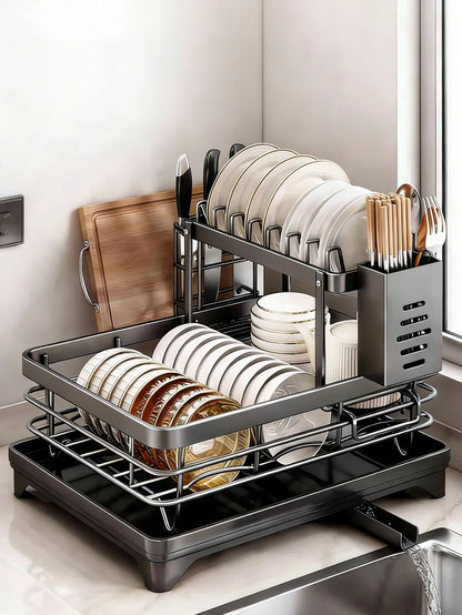 Dish drainer with drainage system