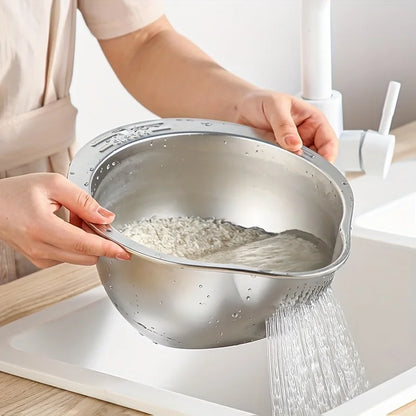 Rice washing bowl draining water