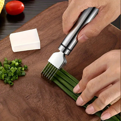 Green onion cutter with protective sleeve