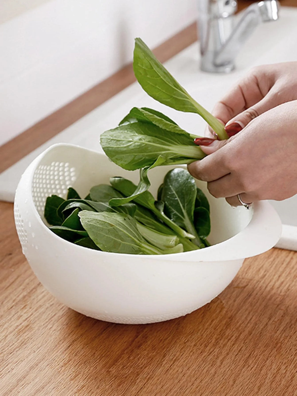 White colander drain basket