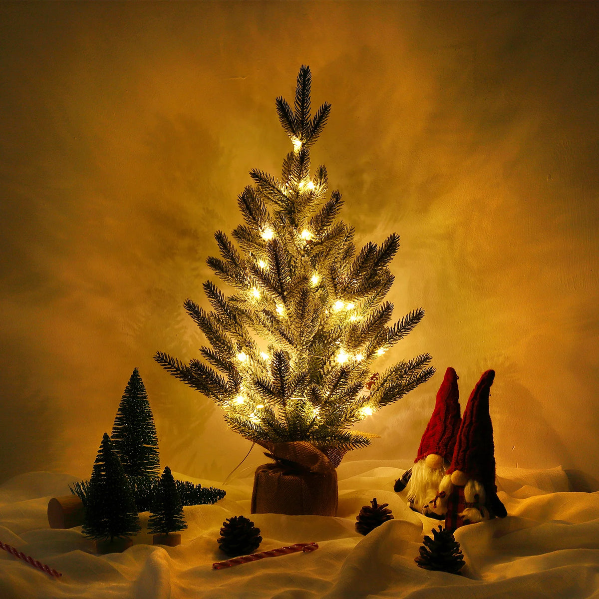 24 inch pre-lit tabletop Christmas tree - image 3
