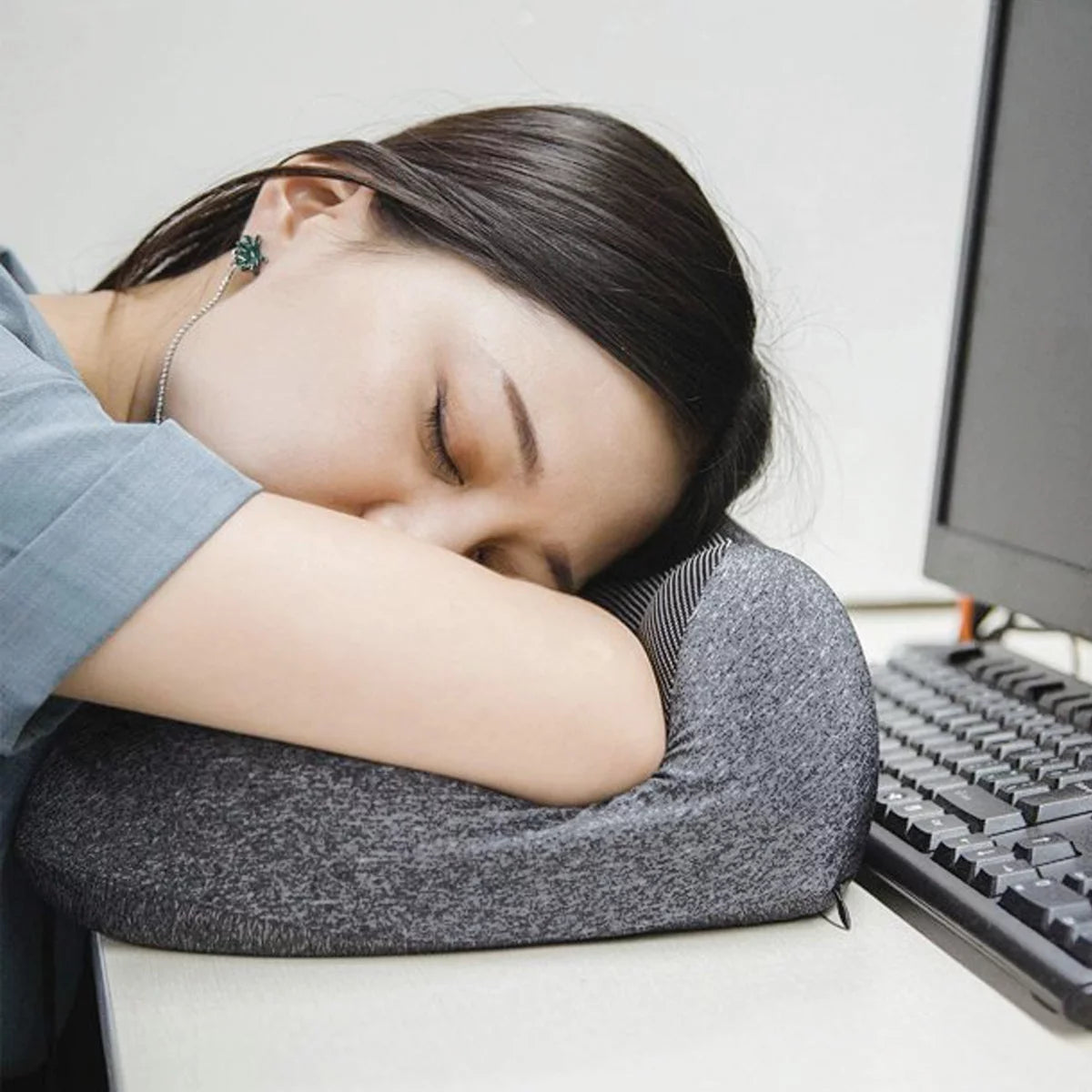 Memory Foam Travel Neck Pillow – U-Shaped Support with 3D Contoured Eye Mask, Earplugs & Travel Bag